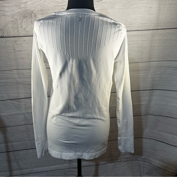 Xersion Long White Sleeve Athletic Shirt - Picture 3 of 7
